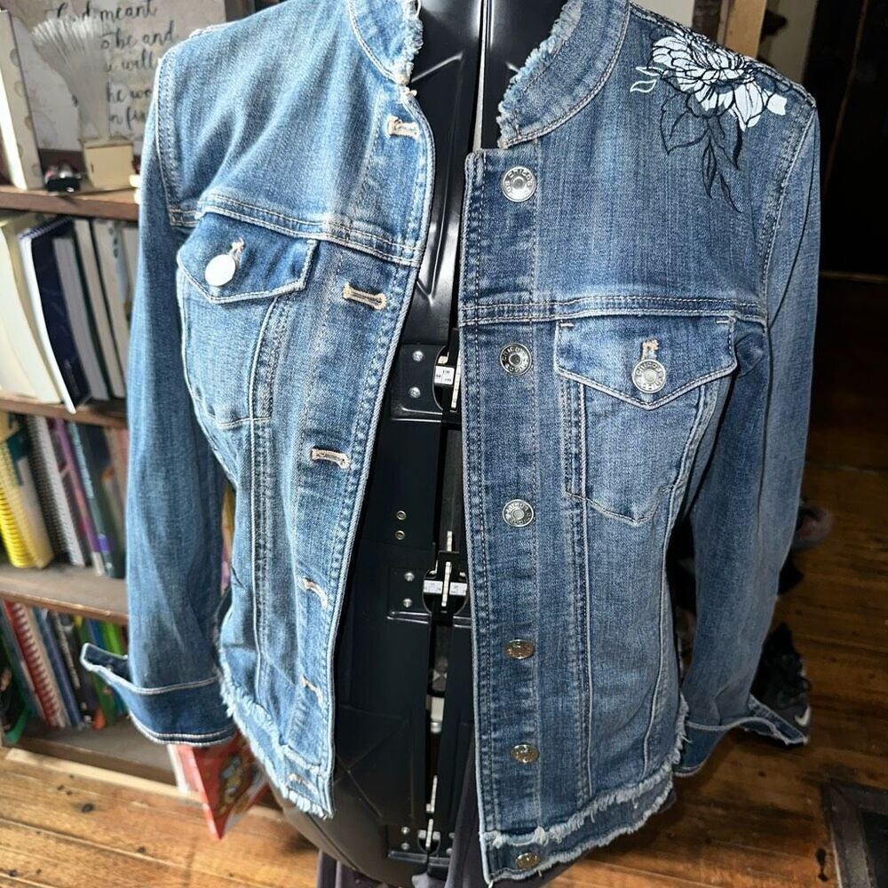 Chico’s 0/4-6 embroidered floral classic denim jacket